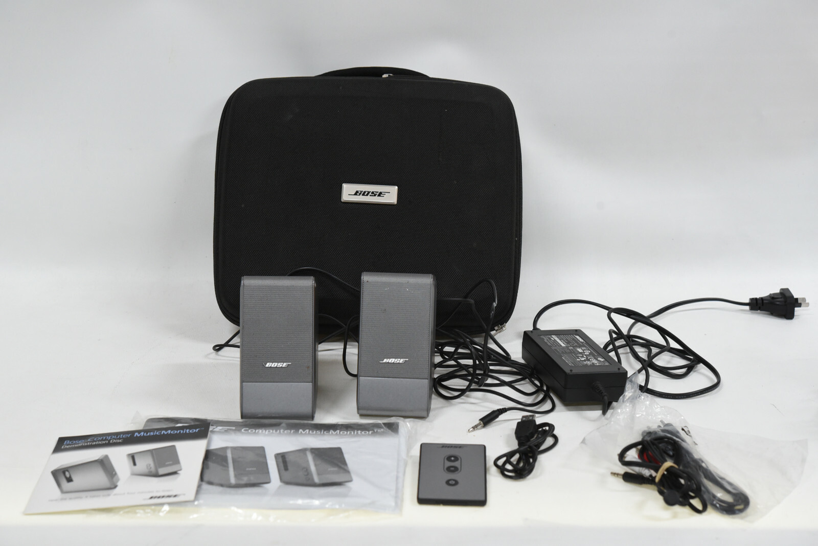 Bose Computer MusicMonitor Speaker System in Original Cary Case with Accessories Bose Computer MusicMonitor Speaker System in Original Cary Case with Accessories