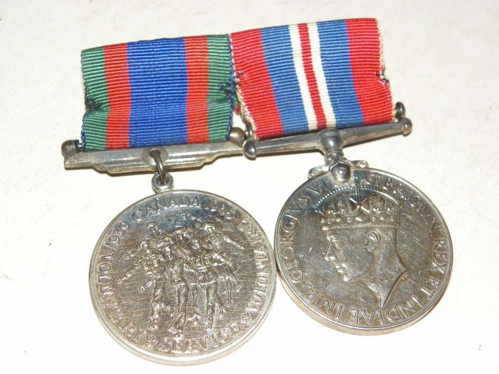 Full Size Silver WWII Canadian Volunteer Service Medal & 1939-1945 WAR MEDAL.