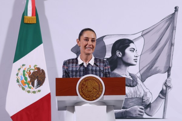 Sheinbaum va por lo hecho en México: anuncia centro para crear chips semiconductores Sheinbaum va por lo hecho en México: anuncia centro para crear chips semiconductores
