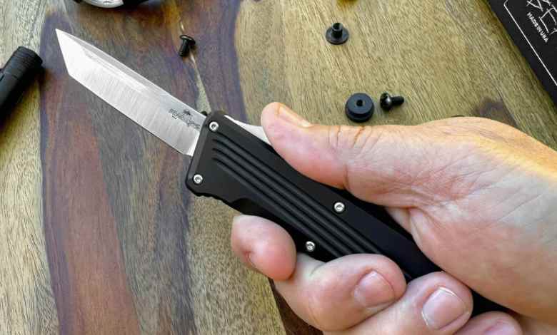 Review: Bear & Son Double Clutch IV Out-the-Front Knife Review: Bear & Son Double Clutch IV Out-the-Front Knife