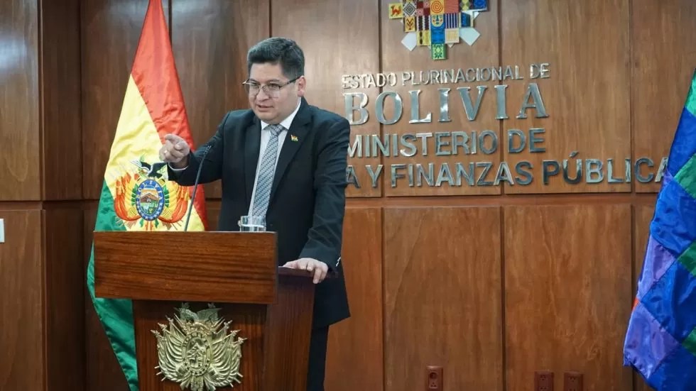 El Gobierno llama a un encuentro ‘por la estabilidad’ y la democracia’ para este martes El Gobierno llama a un encuentro ‘por la estabilidad’ y la democracia’ para este martes