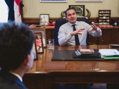 El primer ministro de Canadá quiere prohibir las redes sociales y los chatbots de inteligencia artificial para niños en Manitoba