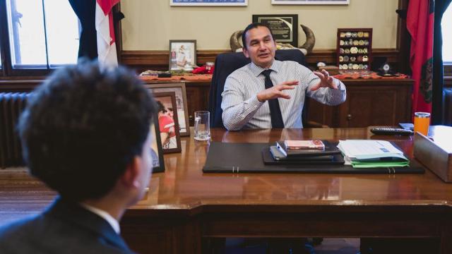 El primer ministro de Canadá quiere prohibir las redes sociales y los chatbots de inteligencia artificial para niños en Manitoba El primer ministro de Canadá quiere prohibir las redes sociales y los chatbots de inteligencia artificial para niños en Manitoba