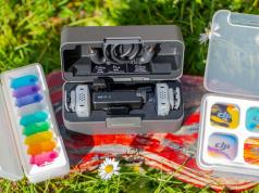 Los pequeños micrófonos inalámbricos son coloridos y mucho más baratos