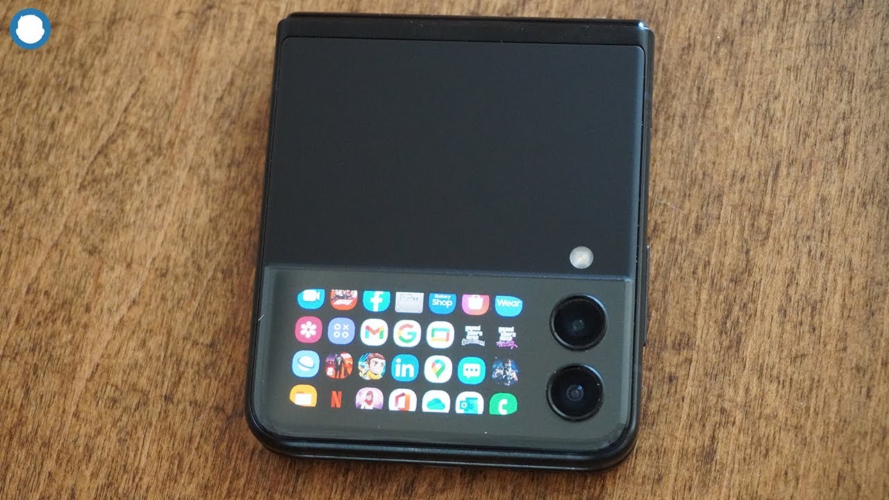 Samsung Galaxy Z Flip 5: カバー画面でアプリを実行する方法 Samsung Galaxy Z Flip 5: カバー画面でアプリを実行する方法