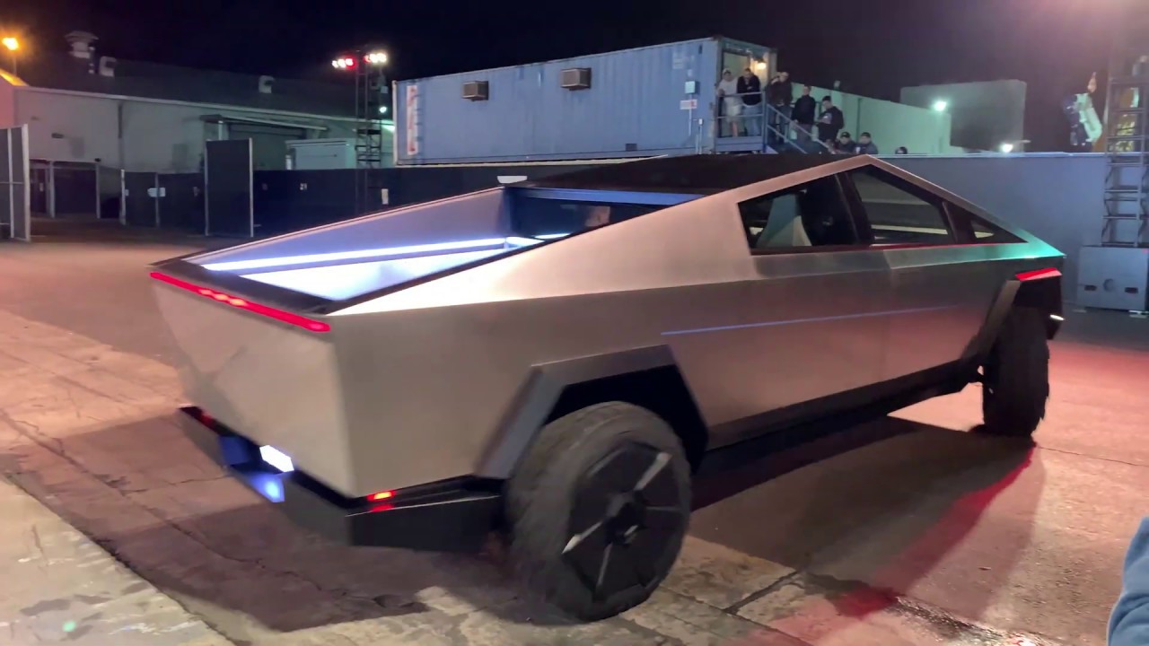 Cybertruck を紹介する Tesla の新しいプロモーション ビデオをご覧ください Cybertruck を紹介する Tesla の新しいプロモーション ビデオをご覧ください