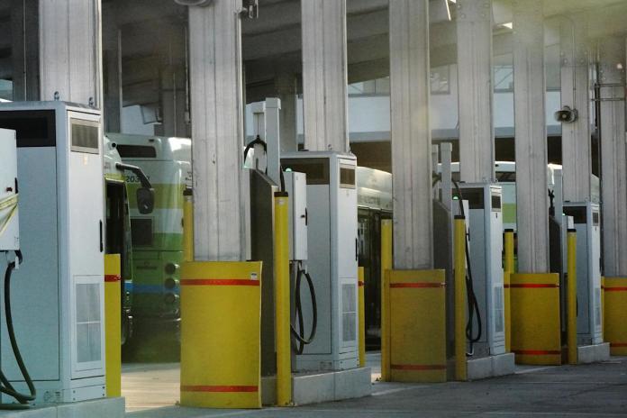 Federal government reportedly plans to shut down its EV charging infrastructure Federal government reportedly plans to shut down its EV charging infrastructure
