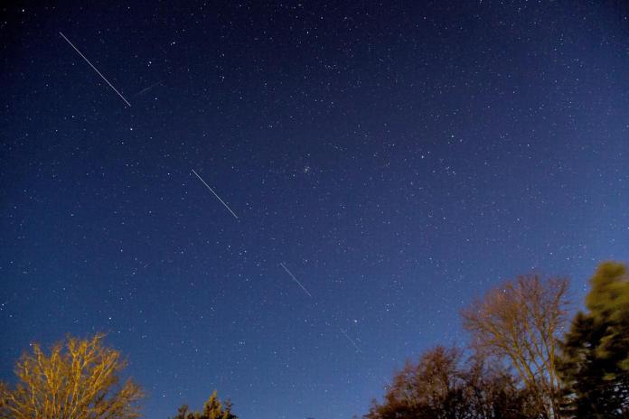 Starlink is lowering thousands of satellites’ orbits to reduce risk of collisions Starlink is lowering thousands of satellites’ orbits to reduce risk of collisions