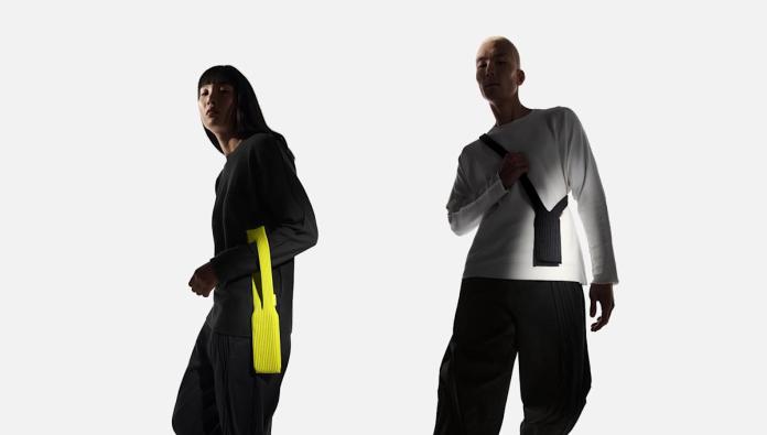Apple and Issey Miyake’s iPhone Pocket is a knitted sleeve to hold your phone Apple and Issey Miyake’s iPhone Pocket is a knitted sleeve to hold your phone