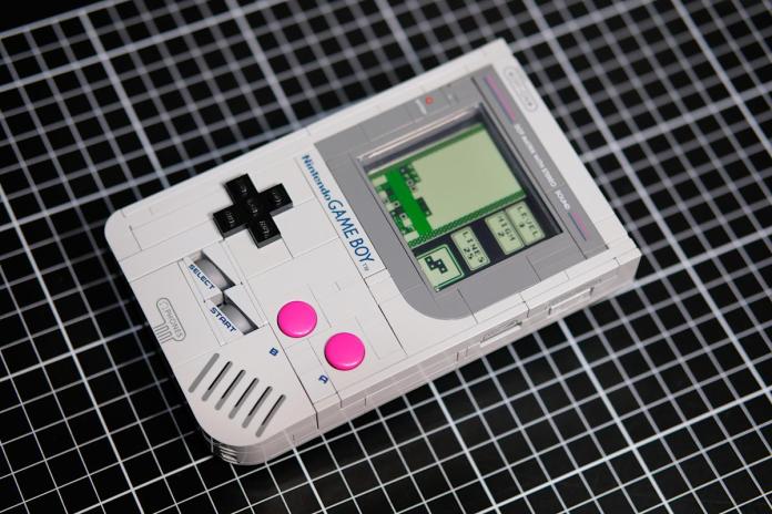 A creator has made Lego’s non-playable Game Boy set playable A creator has made Lego’s non-playable Game Boy set playable