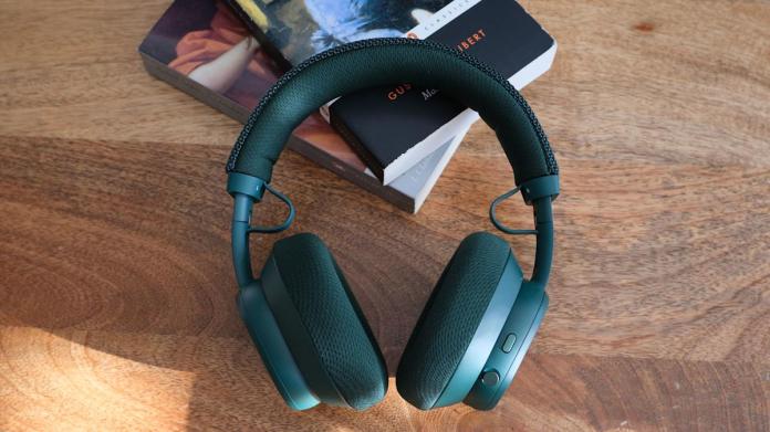 Fairphone updates its over ear headphones with better sound Fairphone updates its over ear headphones with better sound