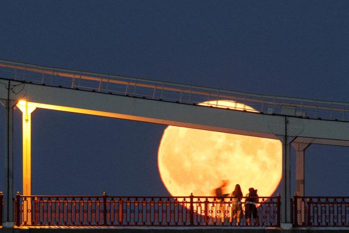Why on Earth would NASA build a nuclear reactor on the Moon? Why on Earth would NASA build a nuclear reactor on the Moon?