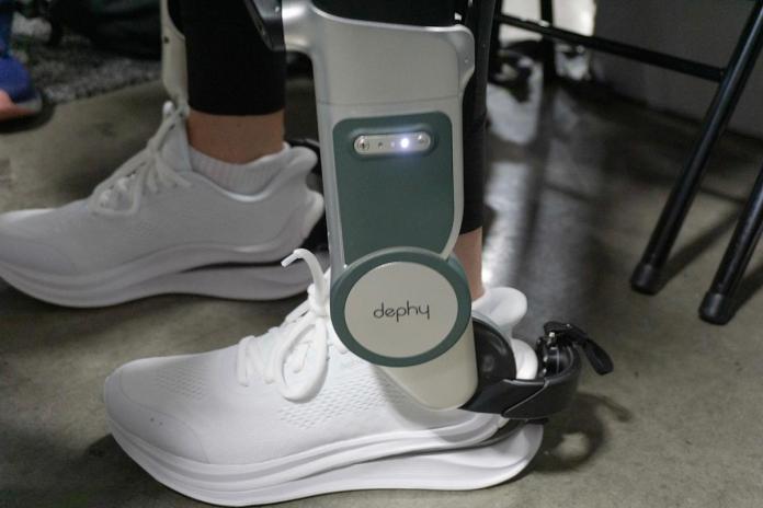 These robotic sneakers gave me a surprising boost at CES These robotic sneakers gave me a surprising boost at CES