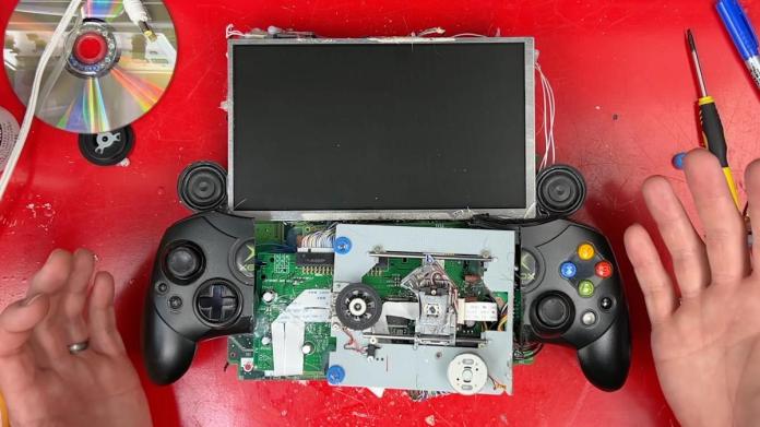 There’s more than one way to make an Xbox handheld There’s more than one way to make an Xbox handheld