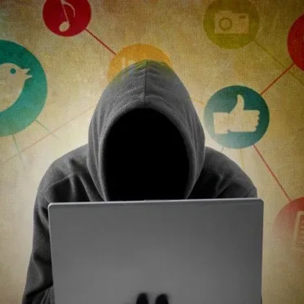 How to Safeguard Your Kids Against Online Predators How to Safeguard Your Kids Against Online Predators