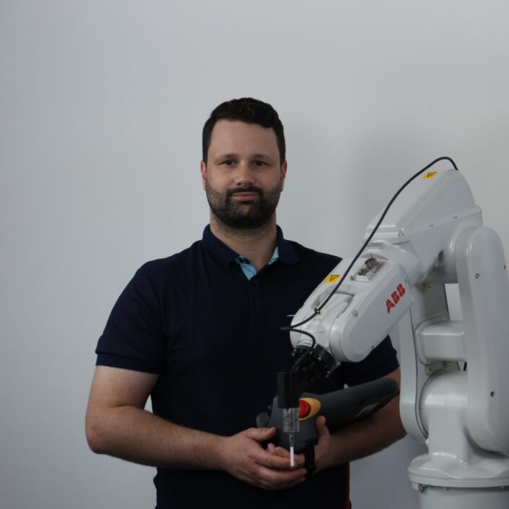 Trends in Robotics: AI and Ease of Use Trends in Robotics: AI and Ease of Use