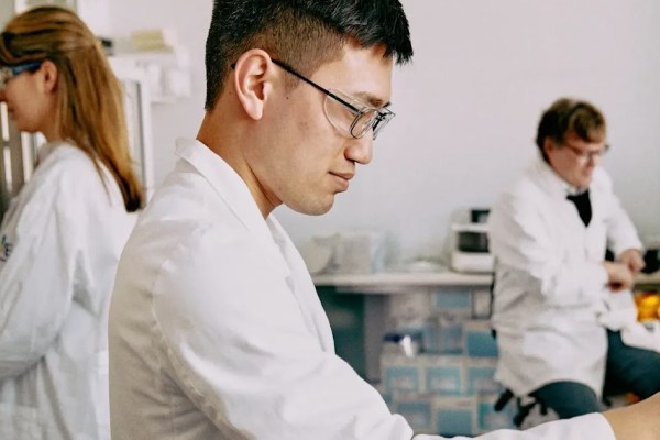 Targeting early-onset Parkinson’s with AI Targeting early-onset Parkinson’s with AI