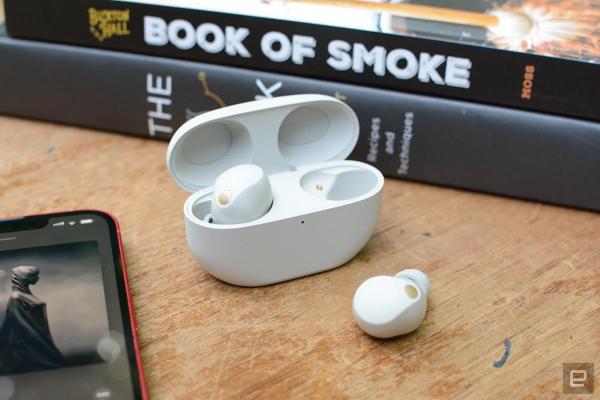 Our favorite Sony earbuds hit an all-time low, plus the rest of the week’s best tech deals Our favorite Sony earbuds hit an all-time low, plus the rest of the week’s best tech deals