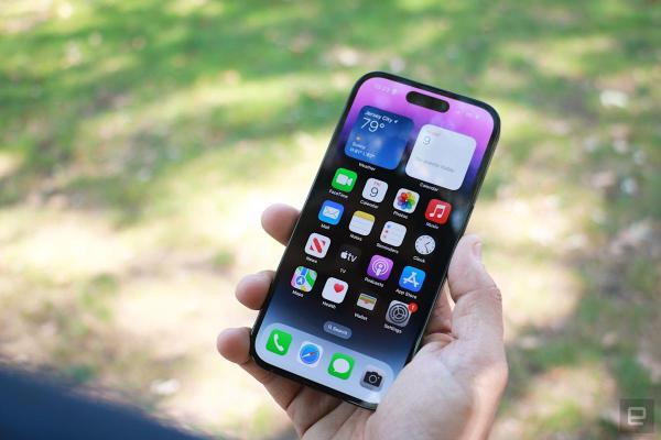 Ask Engadget: How do I answer calls on my iPhone with only my voice? Ask Engadget: How do I answer calls on my iPhone with only my voice?