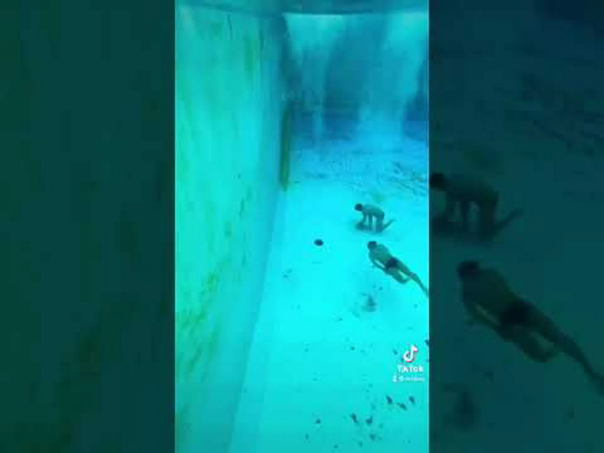 スイミングプール用のカバーはどれですか? スイミングプール用のカバーはどれですか?