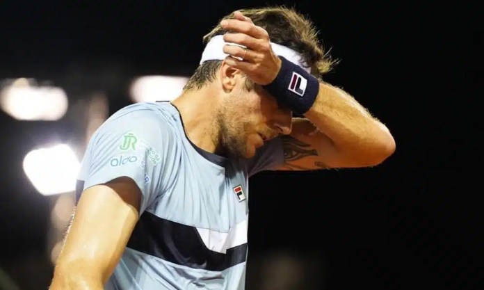 Em uma hora, Marcelo Demoliner cai na semifinal de Challenger no Bahrein Em uma hora, Marcelo Demoliner cai na semifinal de Challenger no Bahrein