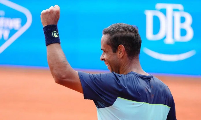 Daniel Dutra Silva bate cabeça de chave e avança em Buenos Aires Daniel Dutra Silva bate cabeça de chave e avança em Buenos Aires