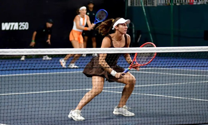 Luisa Stefani e Timea Babos confirmam favoritismo e vão à final em SP Luisa Stefani e Timea Babos confirmam favoritismo e vão à final em SP