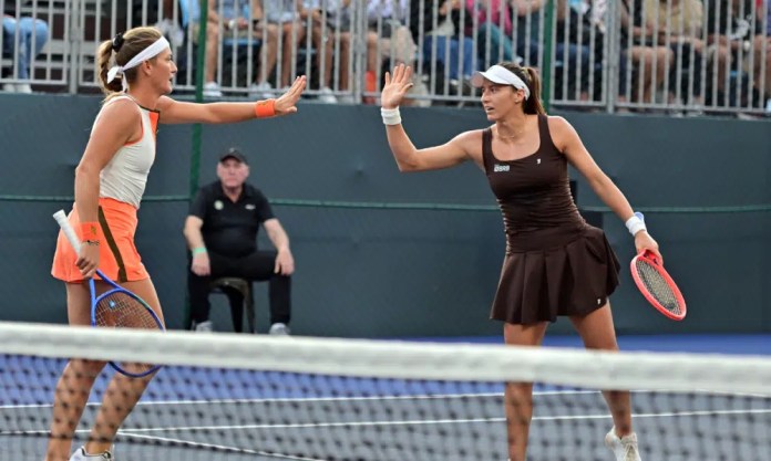 Luisa Stefani e Timea Babos passam batidas pela estreia em Ningbo Luisa Stefani e Timea Babos passam batidas pela estreia em Ningbo