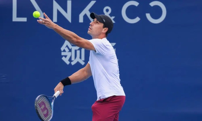 Romboli perde, mas vai à chave principal de duplas no ATP 500 de Viena Romboli perde, mas vai à chave principal de duplas no ATP 500 de Viena