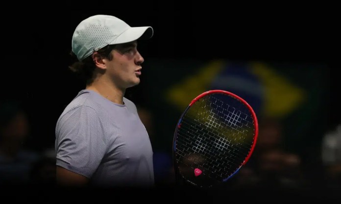 João Fonseca avalia vitória na primeira rodada no Masters de Paris João Fonseca avalia vitória na primeira rodada no Masters de Paris