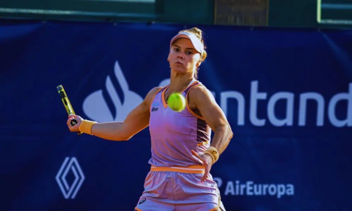 Laura Pigossi luta por 3 horas, mas cai na semi do W50 de Bujumbura Laura Pigossi luta por 3 horas, mas cai na semi do W50 de Bujumbura