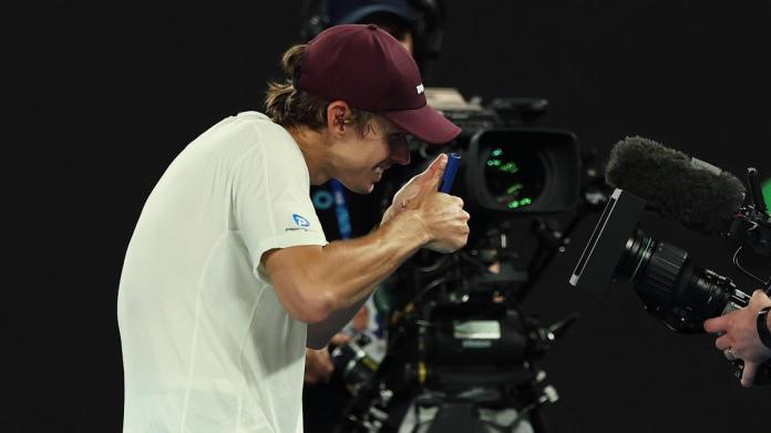 De Miñaur se acuerda de su prometida, Katie Boulter, tras meterse en octavos del Open de Australia De Miñaur se acuerda de su prometida, Katie Boulter, tras meterse en octavos del Open de Australia