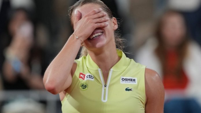 IZAŠLA IZ IGINE SENKE: Poljska teniserka Maja Hvalinska (24) najveća senzacija Rolan Garosa: Tenis je tada lepši! IZAŠLA IZ IGINE SENKE: Poljska teniserka Maja Hvalinska (24) najveća senzacija Rolan Garosa: Tenis je tada lepši!