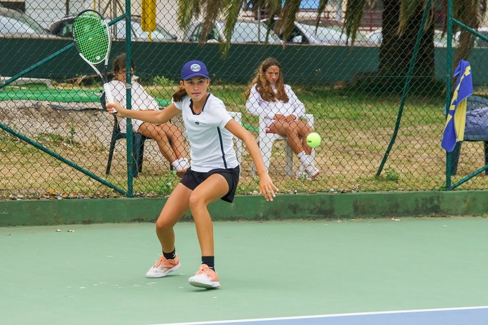 16 portugueses vencem e juntam-se aos cabeças de série na segunda ronda do Setúbal Junior Open 16 portugueses vencem e juntam-se aos cabeças de série na segunda ronda do Setúbal Junior Open
