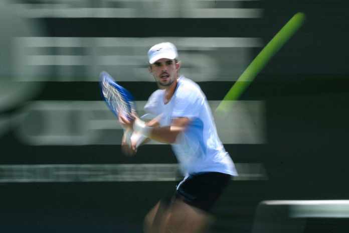 Jaime Faria enfrenta cabeça de série no qualifying do ATP 250 de Atenas Jaime Faria enfrenta cabeça de série no qualifying do ATP 250 de Atenas