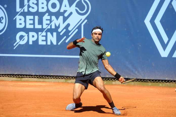 Frederico Silva resiste a adversário em boa forma e também avança no Lisboa Belém Open Frederico Silva resiste a adversário em boa forma e também avança no Lisboa Belém Open