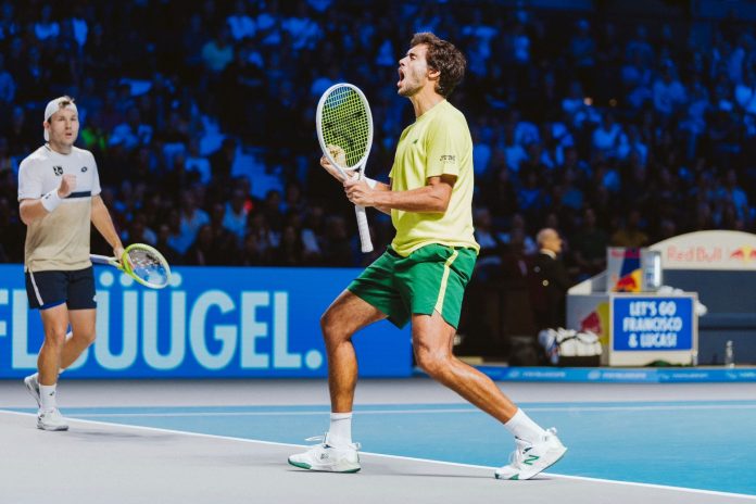 Francisco Cabral continua a brilhar em Paris e estreia-se em meias-finais Masters 1000 e no top 20 Francisco Cabral continua a brilhar em Paris e estreia-se em meias-finais Masters 1000 e no top 20