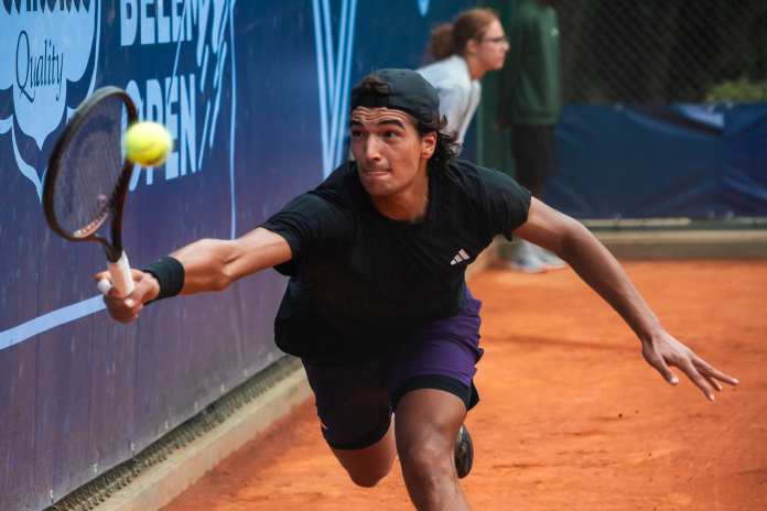 Henrique Rocha desperdiça match point e sofre reviravolta na primeira ronda em Suzhou Henrique Rocha desperdiça match point e sofre reviravolta na primeira ronda em Suzhou