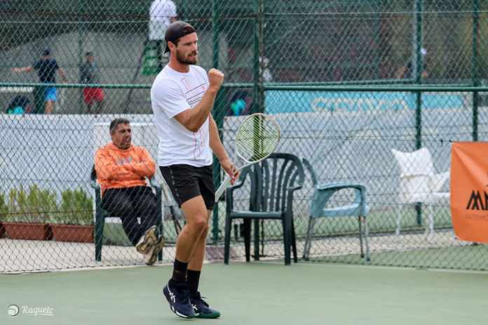 Tiago Cação vence Tiago Pereira rumo aos quartos de final em Sintra Tiago Cação vence Tiago Pereira rumo aos quartos de final em Sintra