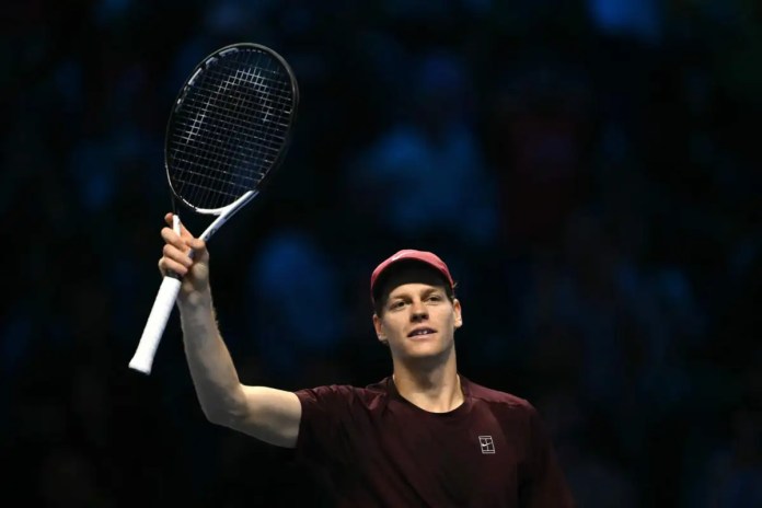 Campeão em título Sinner regressa ao ATP Finals com exibição autoritária Campeão em título Sinner regressa ao ATP Finals com exibição autoritária