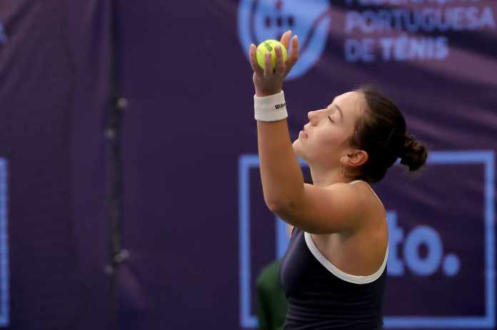 Matilde Jorge perde braço de ferro de 3h17 na estreia em 2026 no Porto Matilde Jorge perde braço de ferro de 3h17 na estreia em 2026 no Porto