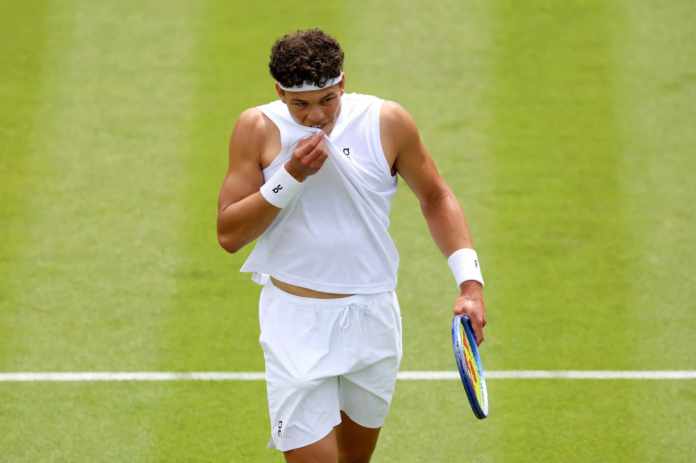 Shelton sofre derrota chocante às mãos de histórico Virtanen na estreia em Wimbledon Shelton sofre derrota chocante às mãos de histórico Virtanen na estreia em Wimbledon