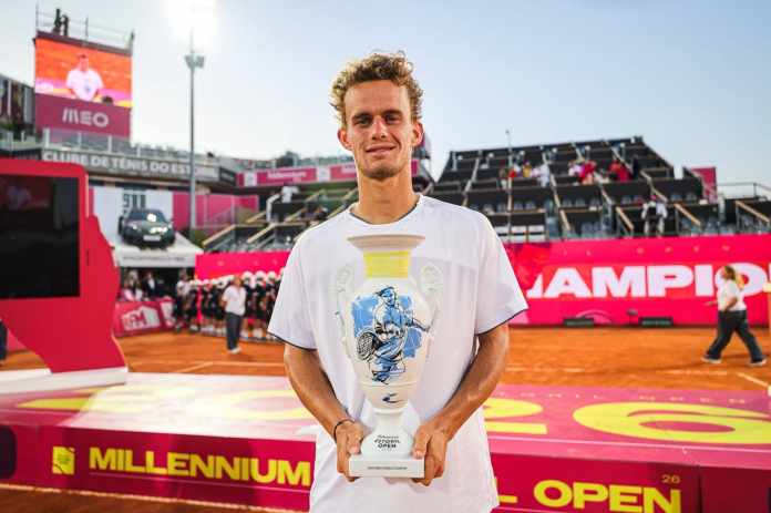 Luca van Assche torna-se o décimo jogador a conquistar primeiro título ATP em 2026 Luca van Assche torna-se o décimo jogador a conquistar primeiro título ATP em 2026