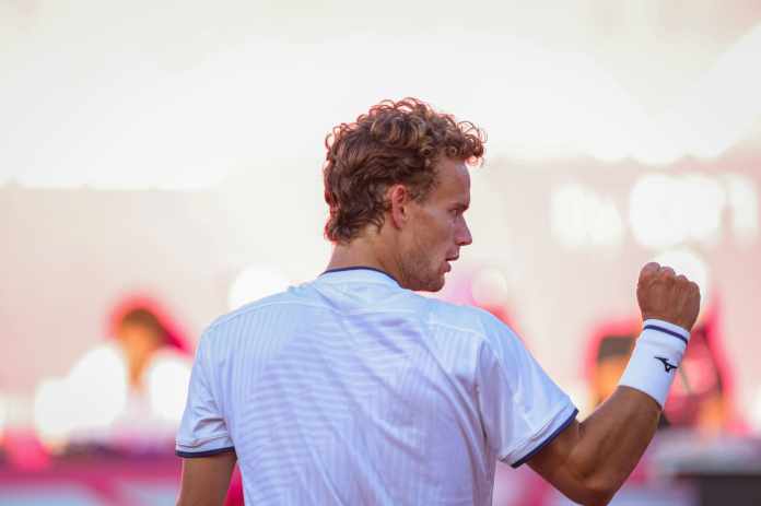 Vídeo: O match-point com que Luca van Assche se tornou campeão do Millennium Estoril Open Vídeo: O match-point com que Luca van Assche se tornou campeão do Millennium Estoril Open