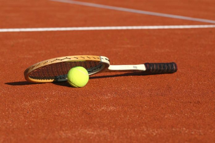 Tennisschläger und ihre Evolution Tennisschläger und ihre Evolution