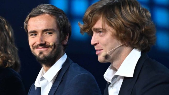 Medvedev und Rublev: Endlich raus aus Dubai – per Privatjet Medvedev und Rublev: Endlich raus aus Dubai – per Privatjet