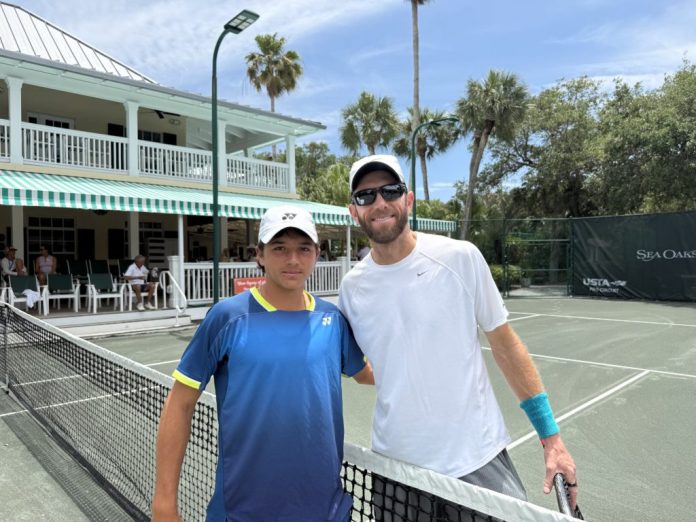 30 Jahre Altersunterschied: Verrücktes Tennismatch auf Profilevel 30 Jahre Altersunterschied: Verrücktes Tennismatch auf Profilevel