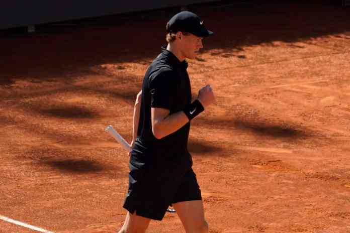 ATP Roma: salvate il soldato Popyrin. Sinner gli concede solo due game. Sarà derby con Pellegrino agli ottavi ATP Roma: salvate il soldato Popyrin. Sinner gli concede solo due game. Sarà derby con Pellegrino agli ottavi