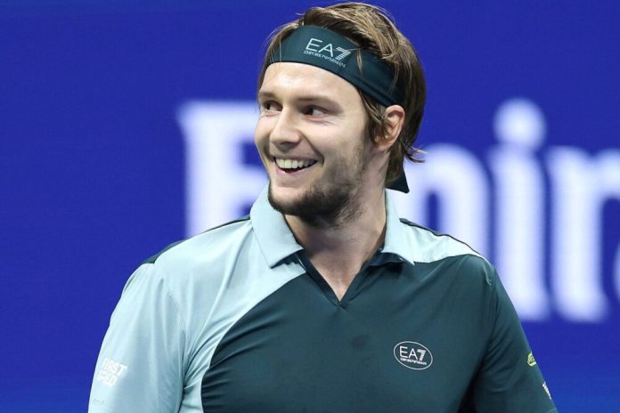ATP Hangzhou: Bublik solleva il quarto trofeo stagionale! Sconfitto Royer in due tiebreak ATP Hangzhou: Bublik solleva il quarto trofeo stagionale! Sconfitto Royer in due tiebreak