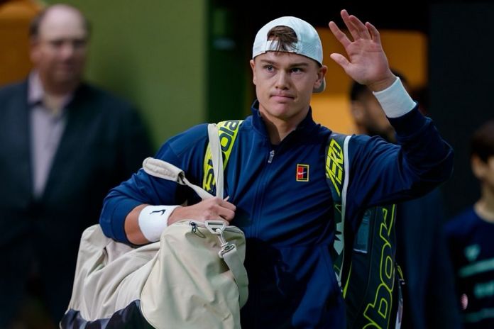 Rune ripensa all’infortunio e deve trattenere le lacrime Rune ripensa all’infortunio e deve trattenere le lacrime